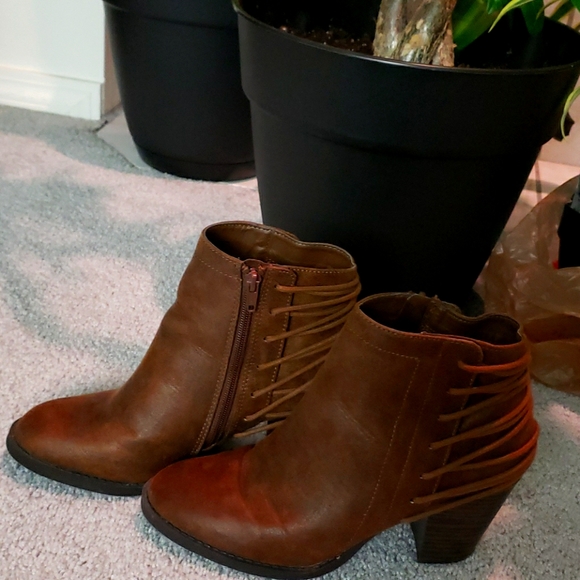 Candie's Brown Heel Booties - Picture 4 of 4
